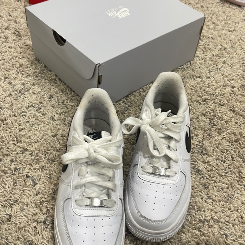 black and white nike air force